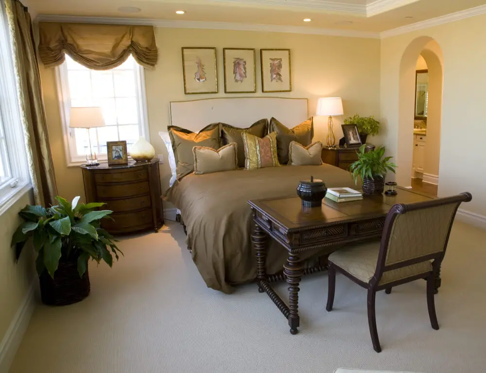 Luxury master bedrooms in mansions