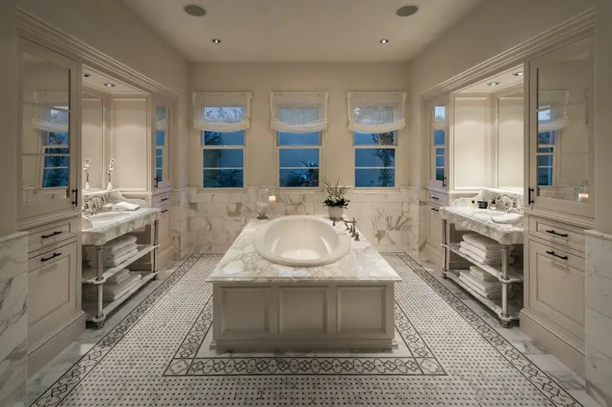 Master Bathrooms with Centered Soaking Tubs