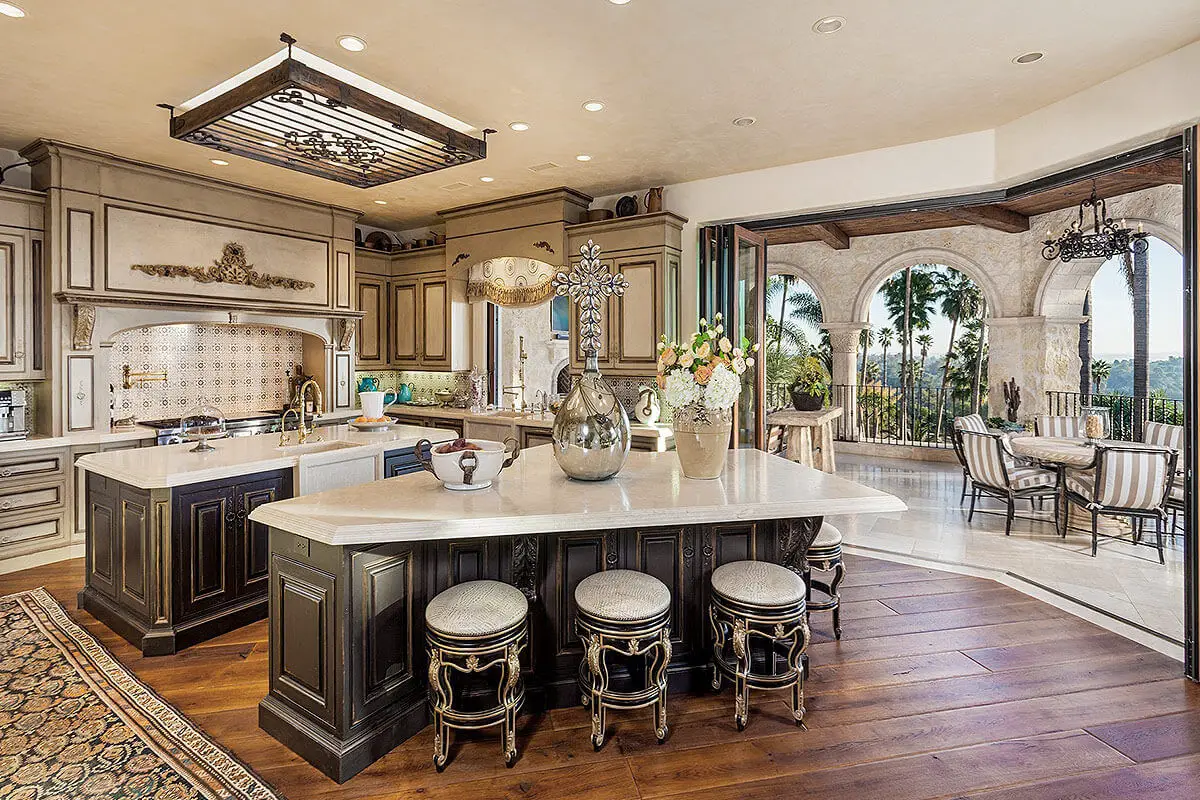 Images of Luxury Kitchens