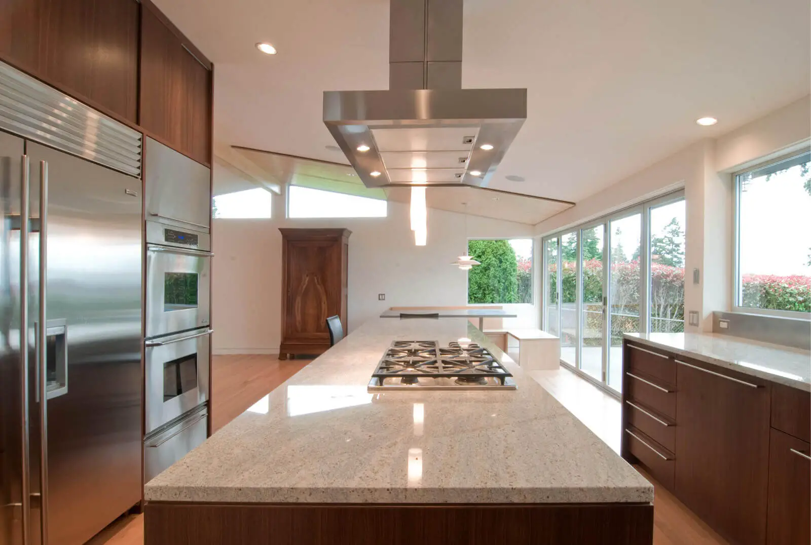 Modern Kitchen Island with Cooktop