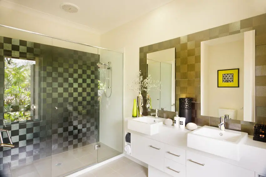 Modern bathroom with checkered pattern