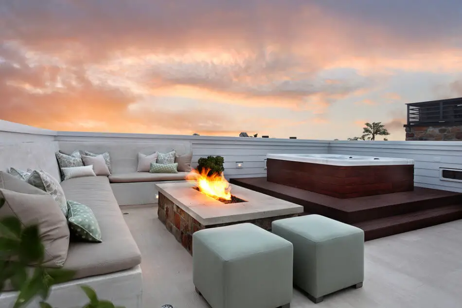 Terrace design with jacuzzi