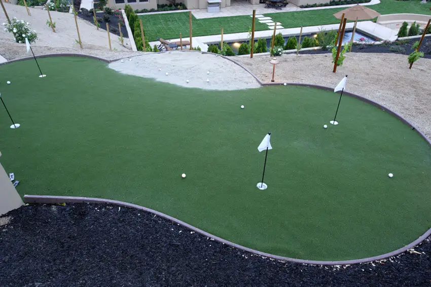 +25 Golf Backyard Putting Green Ideas