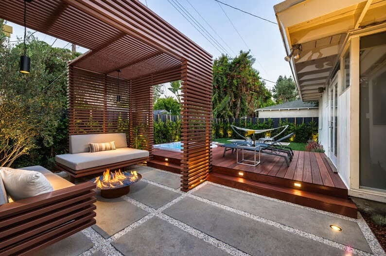 Modern Wooden Terrace – City Style Design